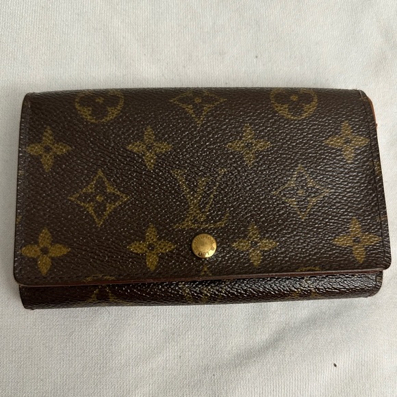 Louis Vuitton Handbags - Louis Vuitton Monogram Pattern Porte-Monnaie Tresor Wallet